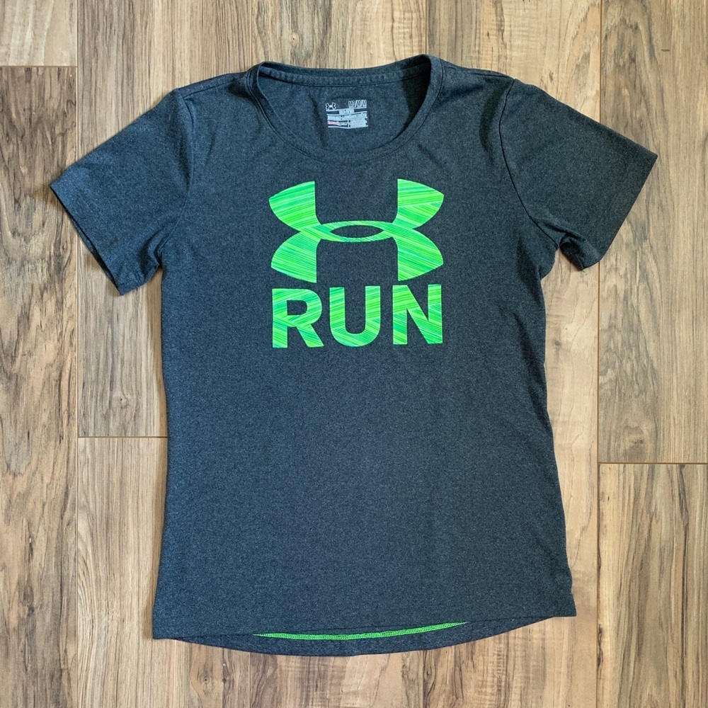 Under armour semi fitted wick material